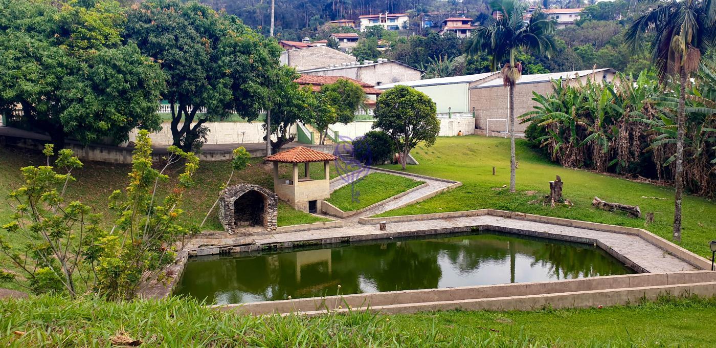 Vista area com lago da chcara em Serra Negra SP