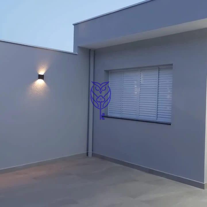 Fachada moderna da casa  venda em Amparo SP, localizada no bairro Parque Modelo