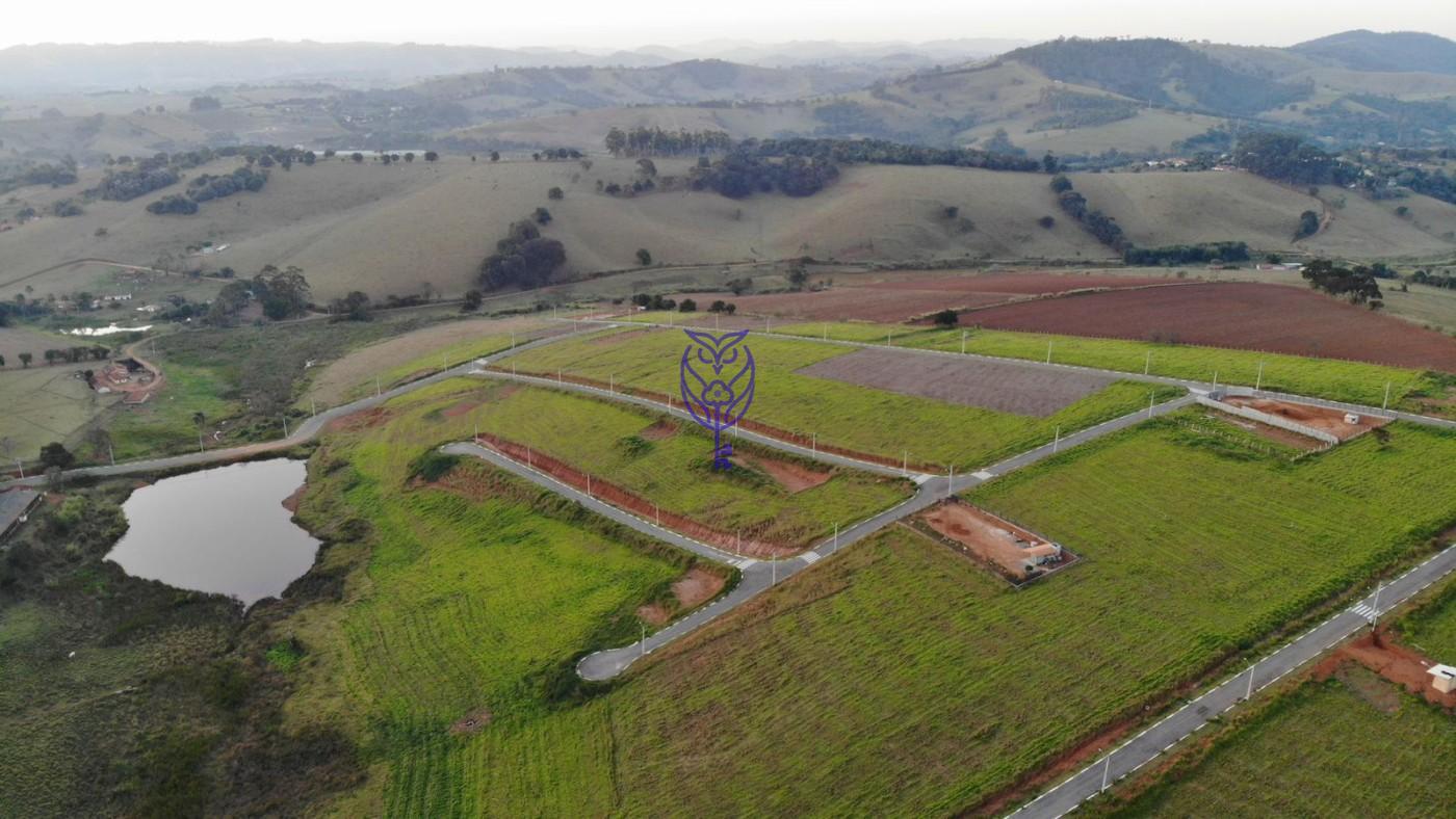 Acesso asfaltado do Rancho Terra Nova, Tuiuti, SP, com localizao estratgica a 17km de Bragana